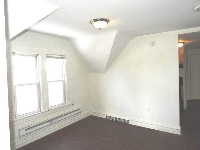 Building Photo - 1801 Victoria Ave