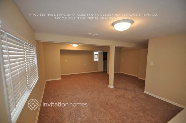 Building Photo - 4633 W 97th Pl