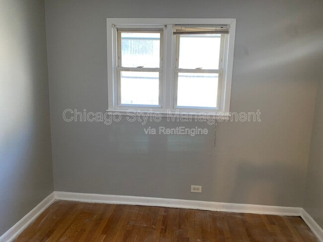 Building Photo - 9040 S Dauphin Ave