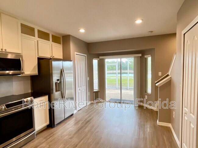 Building Photo - 15811 Stable Run Dr