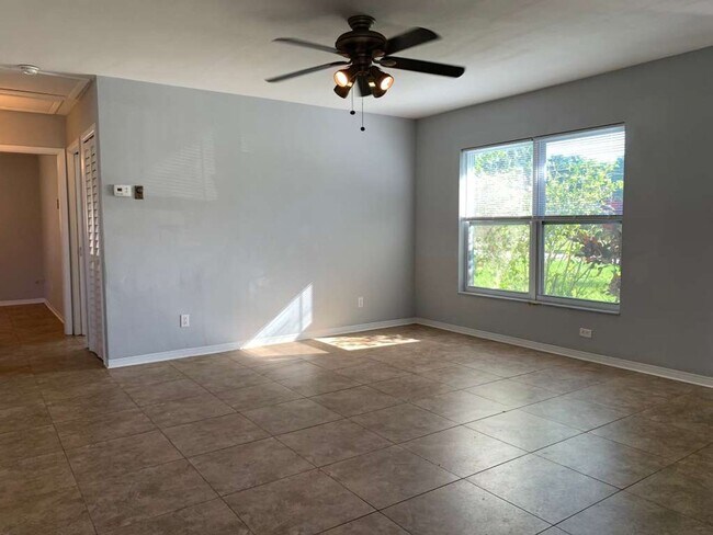 Foto del edificio - 3 Bedroom 2 Bath Home in Central Gulfport