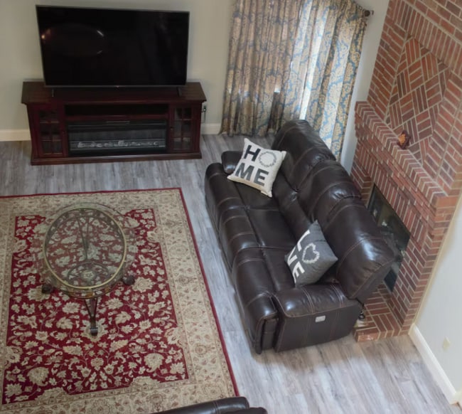 Family Room - 9853 Salford Ln