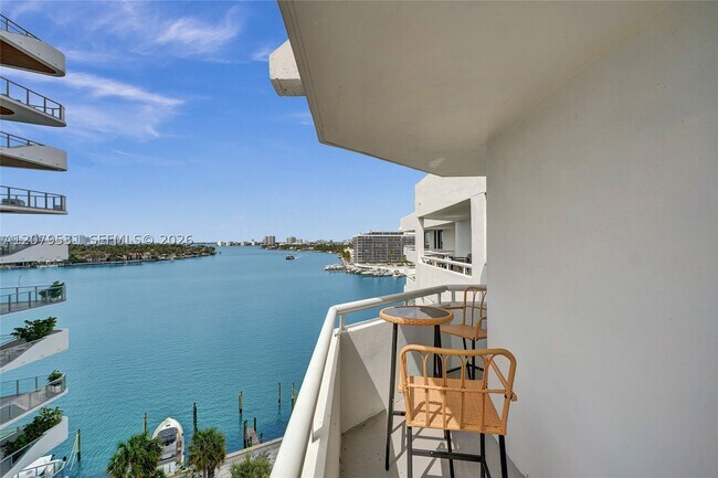 Foto del edificio - 6820 Indian Creek Dr