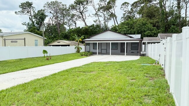 Building Photo - 37542 Eiland Blvd