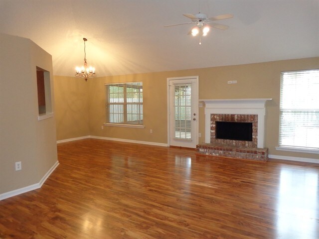 Building Photo - 224 Park View Court