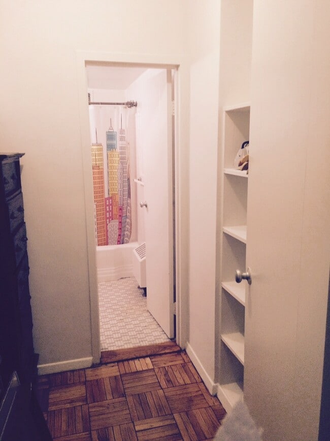 Foto del edificio - 1711 Massachusetts Ave NW