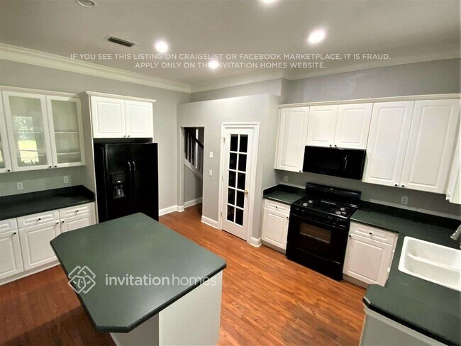 Foto del edificio - 1246 Cunningham Creek Dr