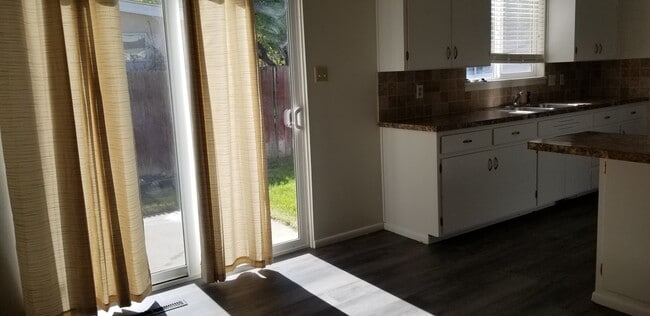 Building Photo - 3 bedroom, 1 bath ranch style home on corner lot.