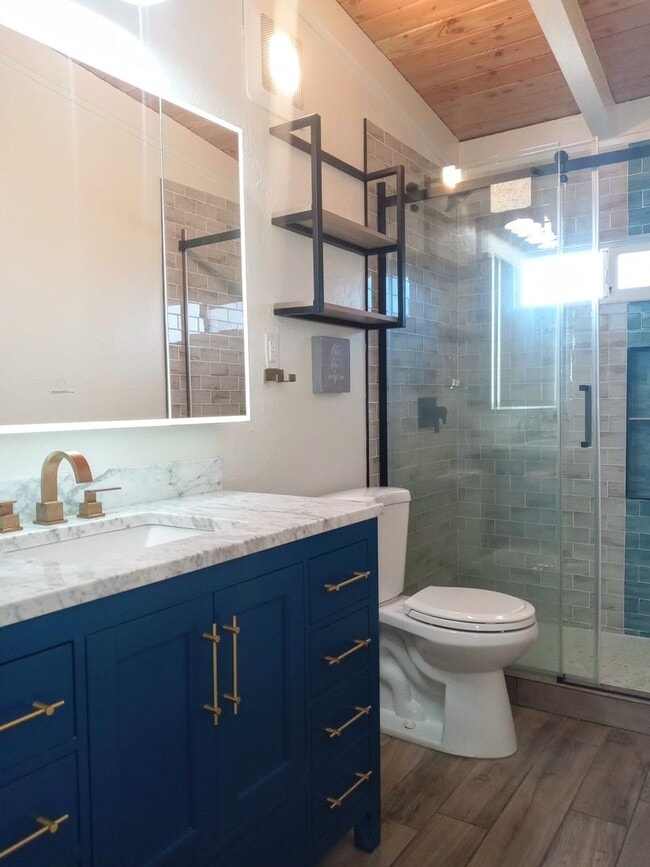 Building Photo - Beautifully Remodeled 2bd Single Story Hou...