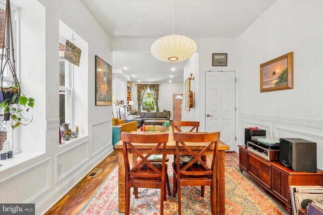 Foto del edificio - 5217 Larchwood Ave