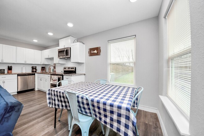 Foto del edificio - 11610 Danford Ln