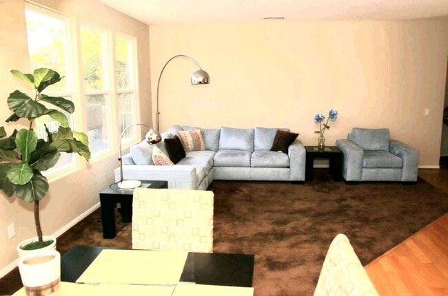 Foto del edificio - Lovely home in gated community