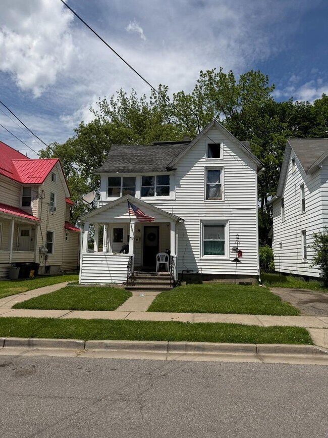 Foto del edificio - 59 Endicott Ave