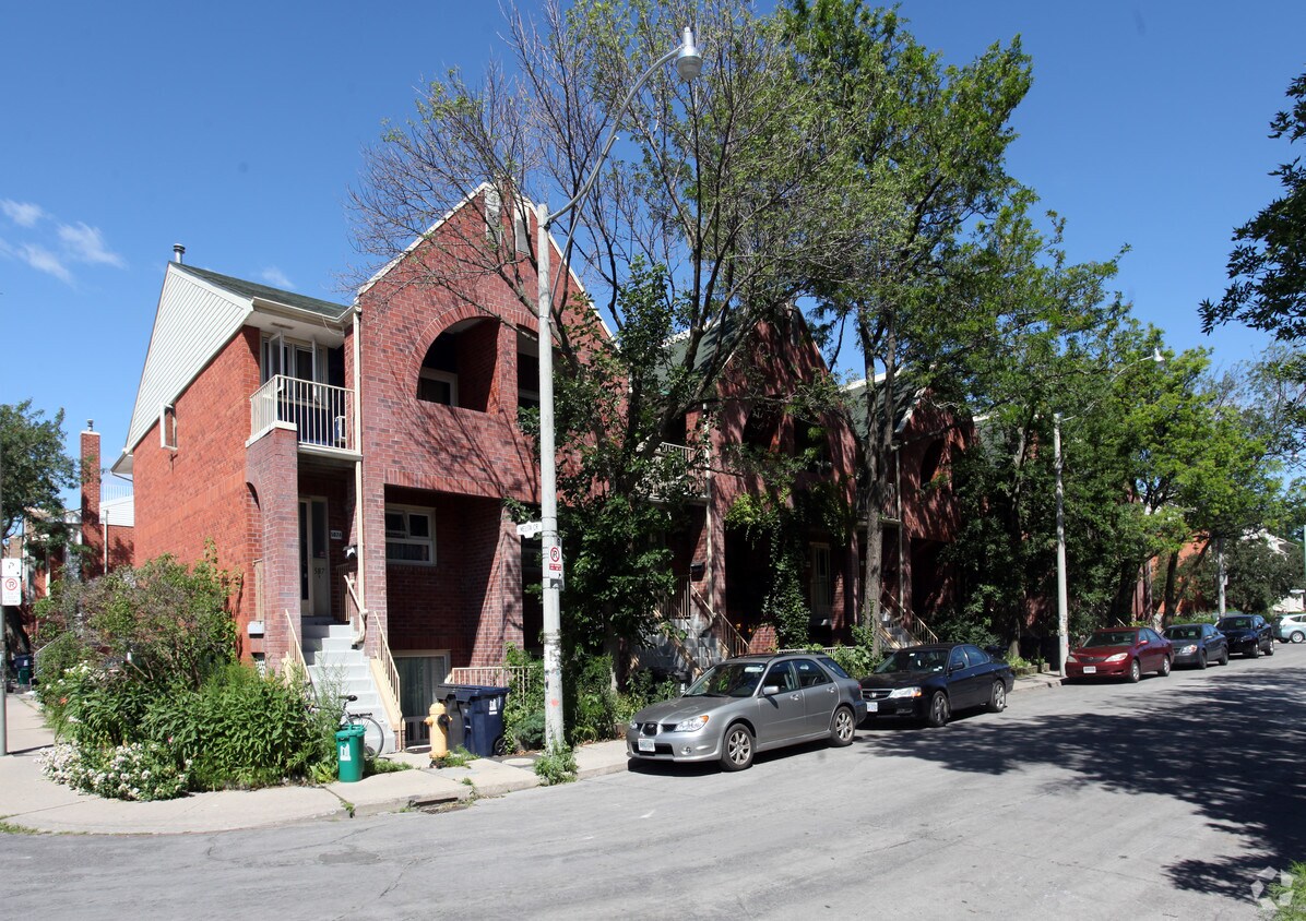 Photo du bâtiment - 21-63 Wychcrest Ave