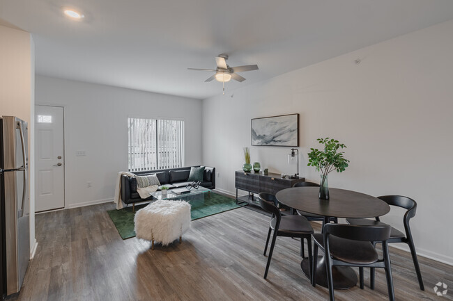 1BR, 1BA - 552SF - Living Room - The Nine