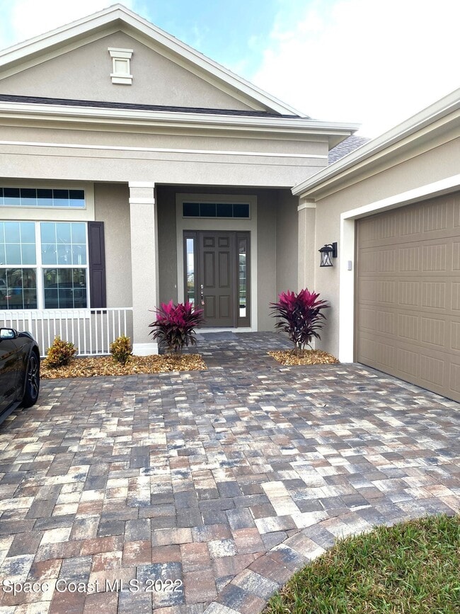 Building Photo - 8321 Paragrass Ave