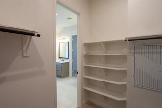 Building Photo - 5445 E Forest Rd