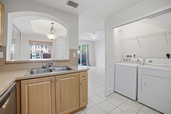 Building Photo - 765 SW 107th Ave