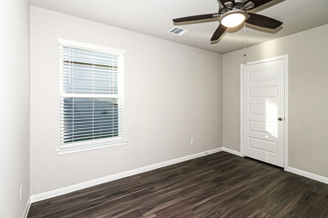 Photo - 5122 Hector Gustavo Dr House