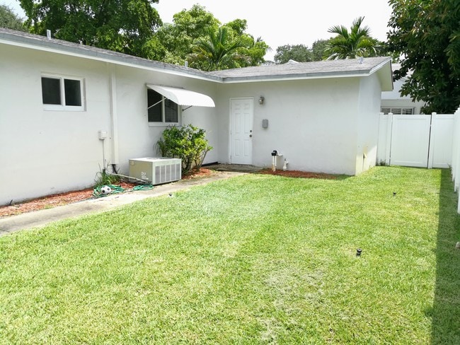 1st half fenced in yard - 4260 Stirling Rd