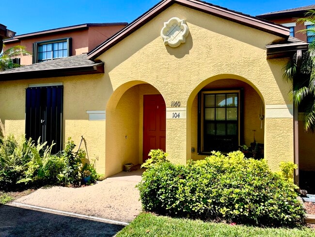 Building Photo - 1160 Luminary Cir