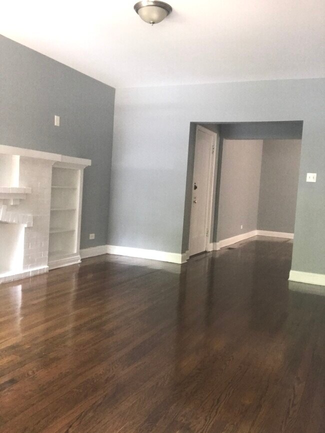 Foto del edificio - 7145 S Ridgeland Ave