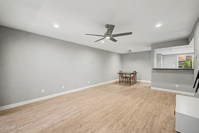 Foto del edificio - 9465 N 92nd St