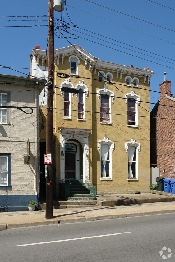 Building Photo - 104 W High St