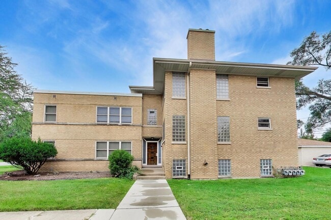 Building Photo - 3024 S Harlem Ave