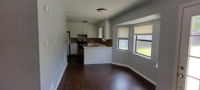 Building Photo - 2327 Tiffany Dr