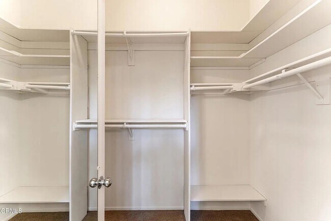 Building Photo - Oxnard