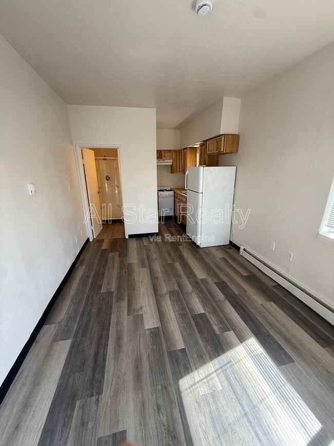 Building Photo - 3901 Northwood Dr
