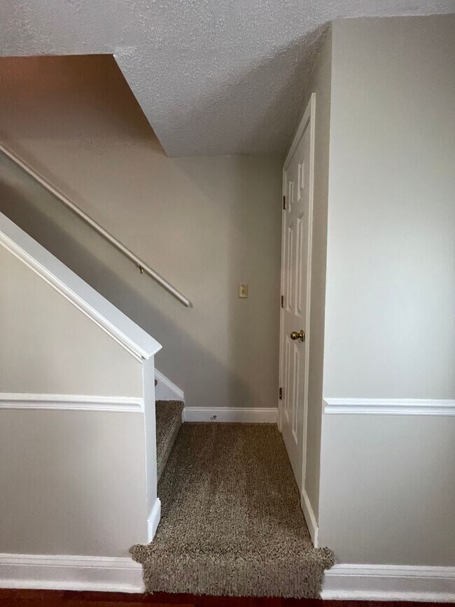 Building Photo - 2bd/1.5ba Townhome super close to CMC, HGTC and CCU! Some utilities included!