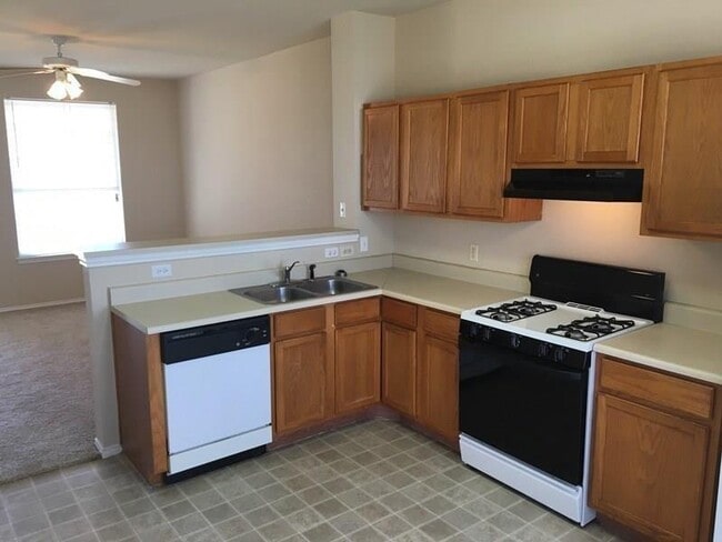 Building Photo - 2828 Southampton Way