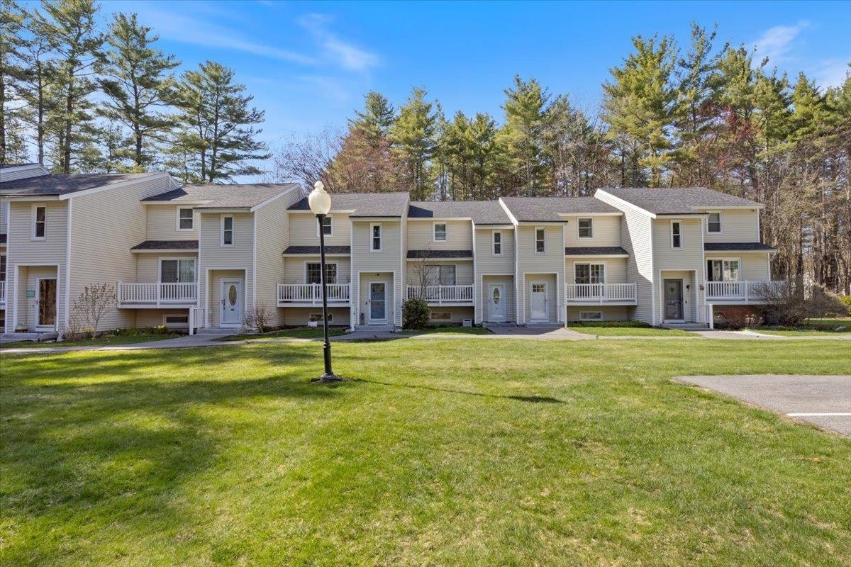 Foto principal - 9 Pine Meadows Dr