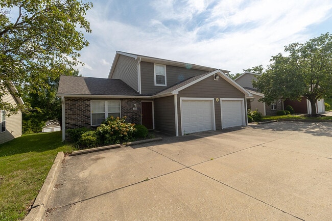 Foto del edificio - 3308 E St Charles Rd