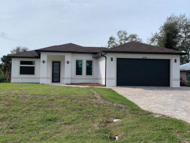 Building Photo - 6249 Roberta Dr