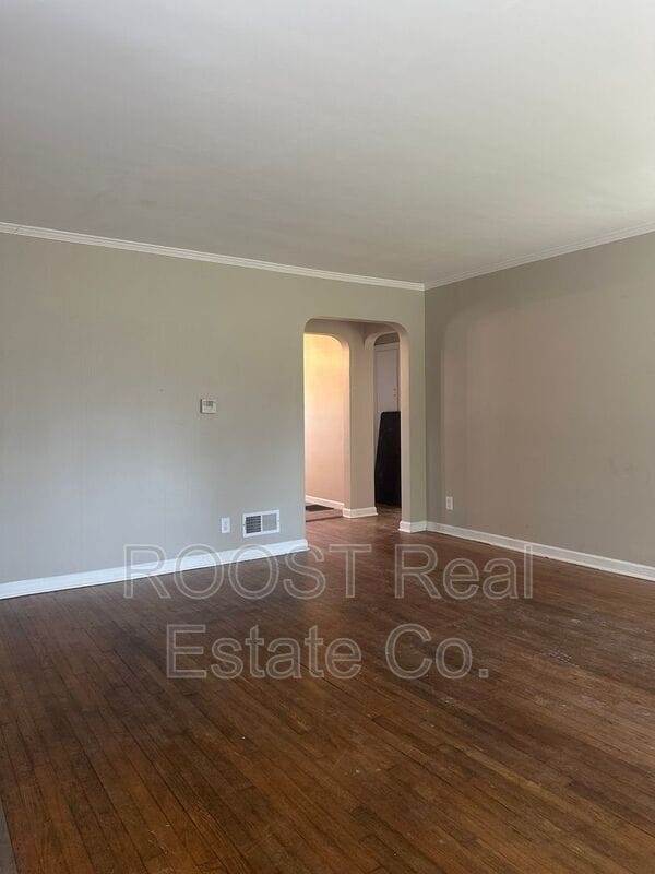 Building Photo - 1802 Bide A Wee Park Ave