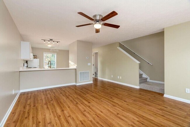 Foto del edificio - 2Bed/2.5Bath at Donahue Crossing Available!