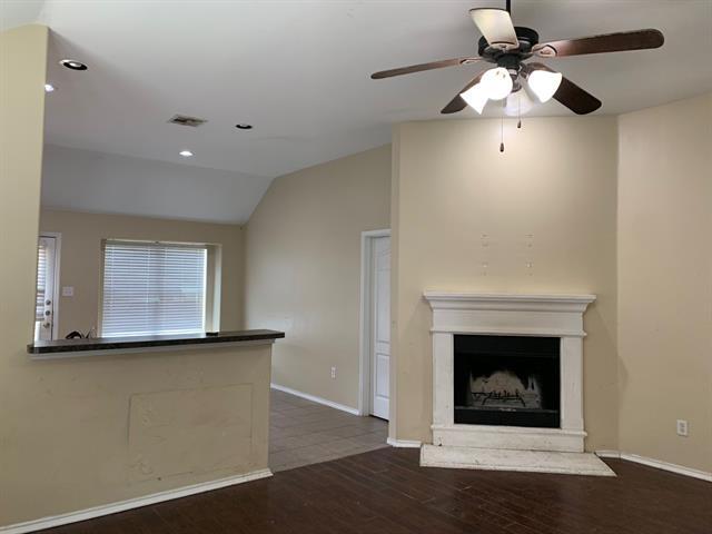 Building Photo - 226 Lavaca Dr