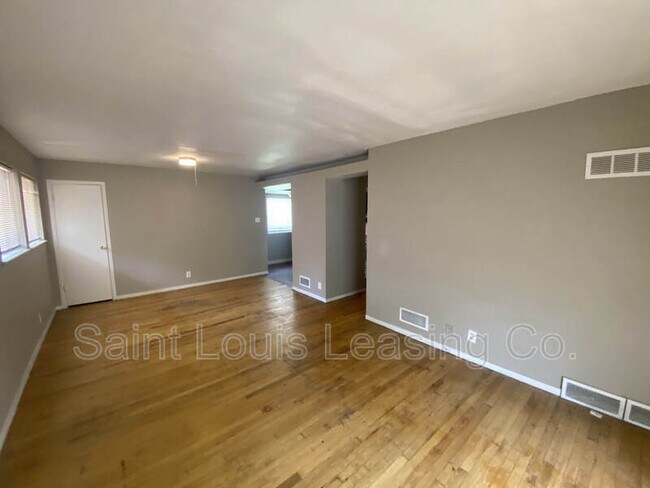Foto del edificio - 220 Dundee Cir