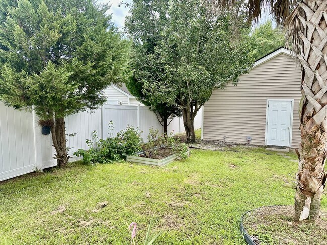 Building Photo - University Park Home, Available in August