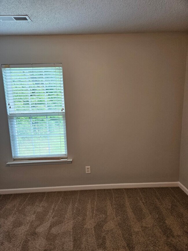 Foto del edificio - 6188 Glen Way Dr