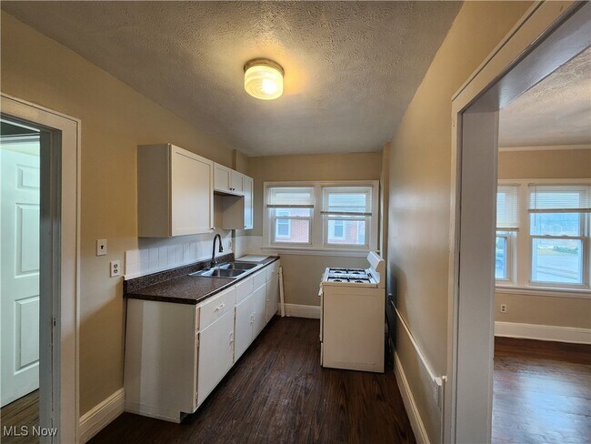 Foto del edificio - 529 E Cuyahoga Falls Ave