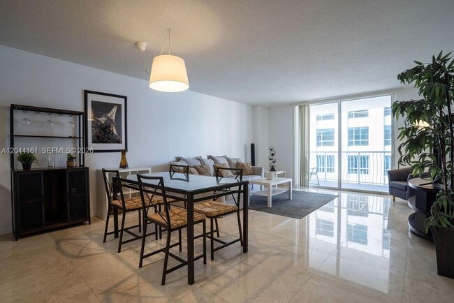Foto del edificio - 1200 Brickell Bay Dr