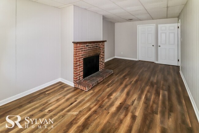 Building Photo - This cute home is waiting for you!