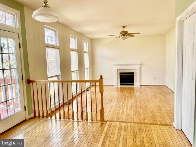 Building Photo - 13640 Valley Oak Cir