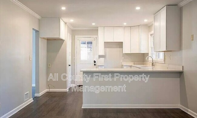 Building Photo - 3377 Bobolink Cir SW