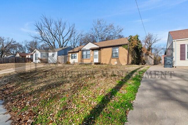 Foto del edificio - 4514 Vesta Dr