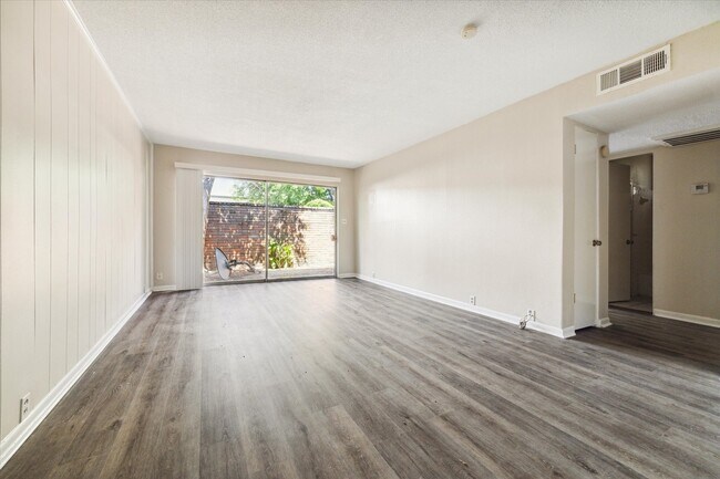 Foto del edificio - 3259 Branard St